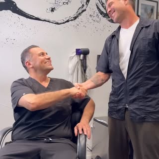 ✂️💬 What happens when a cosmetic surgeon gets a haircut from one of Santa Monica’s top stylists? A 