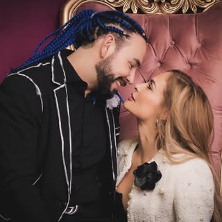 EF!!! Donde hay magia no hacen falta trucos…
Te amo príncipe❤️
.
.
.
Fotografía @tvynovelasmex 
Outf