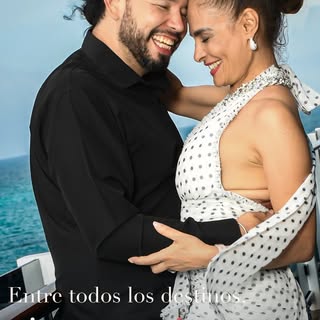 Feliz aniversario, mi amor.
Si algún día alguien me pregunta cómo se ve el amor, voy a pensar en nos