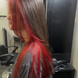 This red halo looks soooo good on my natural dark client🔥
.
#customcolor #halo #highlights #grandra