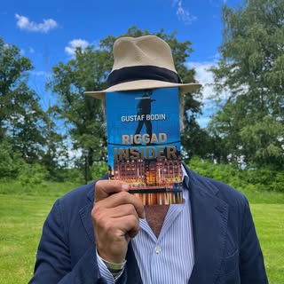 Mitt eget spännande liv till trots, så handlar min nya bok inte om mig. Den handlar om advokaten Eri