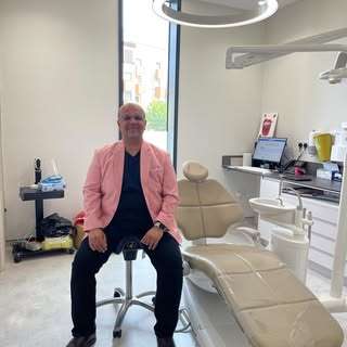 With over 20 years of experience as a General Practitioner in the NHS and a special interest in derm