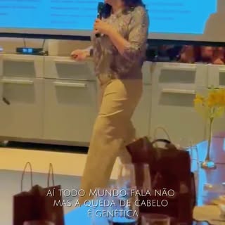 Cuidar do cabelo vai muito além do que vemos na superfície. ✨

Quando falamos de queda capilar ou sa