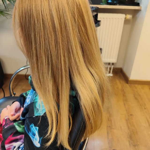 Wir hatten wieder einen mutigen jungen Mann bei uns der seine Haare für krebskranke Kinder gespendet