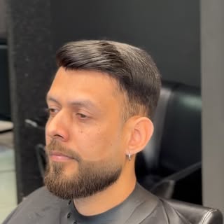 A prótese capilar vai além da estética, trata-se de uma verdadeira transformação de vidas. O impacto