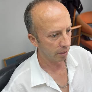 Doğallığın yeni seviyesi!
A kalite protez saç uygulamamız ile tamamen doğal görünüm, güçlü tutuş ve 