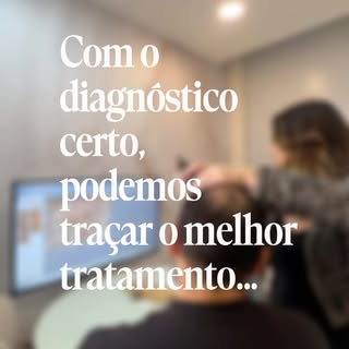 Uma das etapas fundamentais na consulta de Tricologia é a Tricoscopia ( exame do couro cabeludo).

C