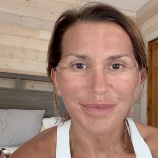 Day 3 Post Op

With the head dressing officially off, she’s able to shower, wash her hair, and start