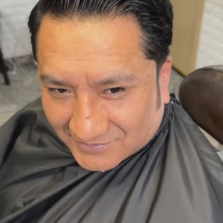 This Guy Wanted Side Burns so Bad 😲 @rico_precise #luxurylifestyle #suitelife #barbers
