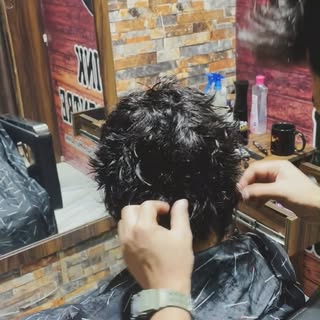 "✨ Same Face, Brand New Look! ✨
.
.
.
.
#HairTransformation #SameFaceNewLook #ConfidenceBoost #Brigh