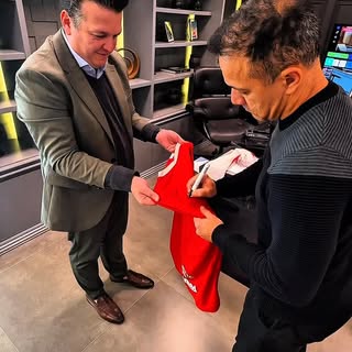 ⚽✨ Sexta-feira foi um dia especial aqui na Fiorio: recebemos em nosso consultório o grande @pedroiar