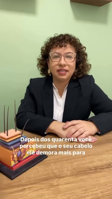 ✨ O cabelo também pode mudar depois dos 40.

Afinamento dos fios, redução de volume, alterações no c