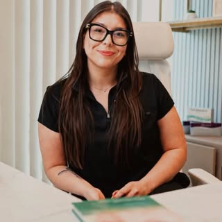 🤔 ¿Tienes microblading y sueñas con unas cejas definitivas?

Esta es una de las preguntas que más r