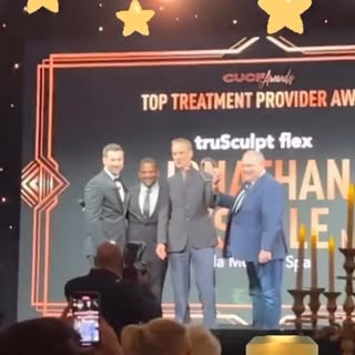 Dr. Jonathan Drysdale, Hela Medical Spa, accepting this amazing award! 
🏆 Winner of top provider #T