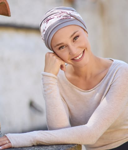 venez découvrir nos bonnets et turbans 
Chaleureux et facile à poser, le modele Bastille est un modè