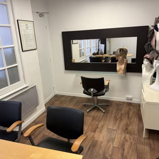 🌸 Un espace intime, dédié à votre bien-être et à votre confiance 🌸
Dans notre salon, nous vous acc