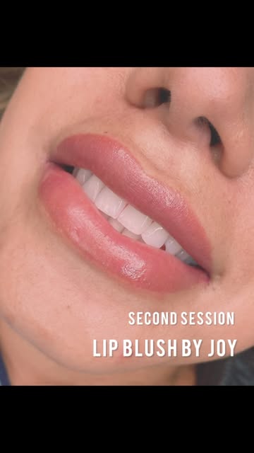 #lipblush can correct undertones and achieve very natural results. Without correcting the undertones