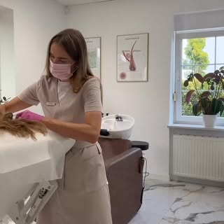 Czy zauważyłaś/przyuważyłeś, że włosy przerzedzają się, wypadają lub skóra głowy zaczyna sprawiać pr