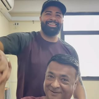 Transformação que começa no espelho ✨

Prótese capilar masculina com resultado natural, conforto e s