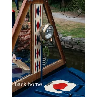 Yes that’s jumper. Yes it’s a heatwave. The vault had better photos 😬

Back home on the boat from t