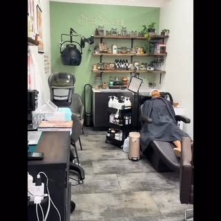 “From nourishing myself… to pouring into my client 💆🏽‍♀️✨”

Every appointment is a moment of care,
