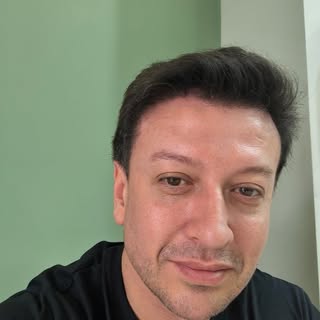 Há dois anos, tomei uma decisão que transformaria não só o meu visual, mas também a minha autoestima