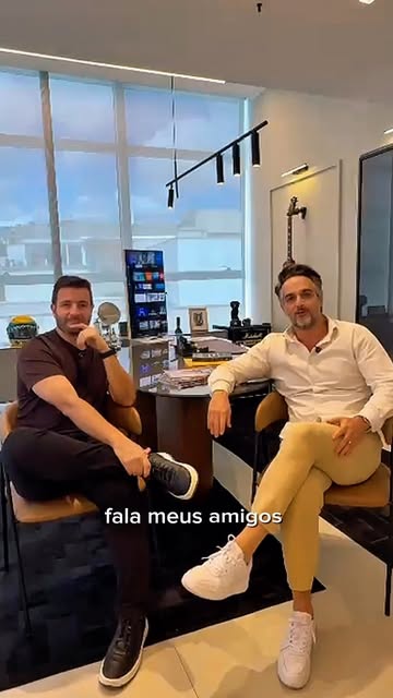 Aos 10 meses de transplante capilar, nosso paciente @igorcaixeiro passou pelo Instituto para compart