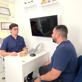 La mesoterapia no es magia. Es ciencia.

Consiste en llevar el tratamiento justo a donde nace el pel