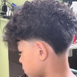 🔥 The curly perm is making a serious comeback—and it’s cleaner, more natural, and more customizable