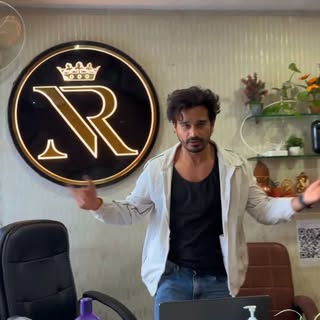 📍 Visit New Roots Clinic, Raipur
✨ Your journey to better hair & skin starts here!
📞 Book your con