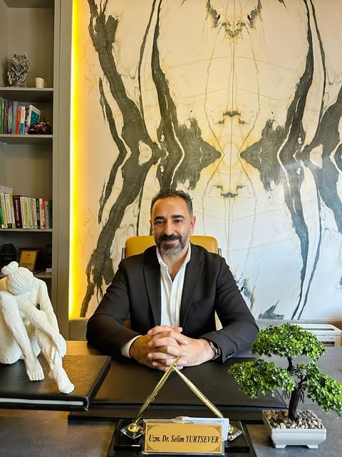 ✨Uzmanına güven, farkı hisset.
💬 Uzm. Dr. Selim Yurtsever