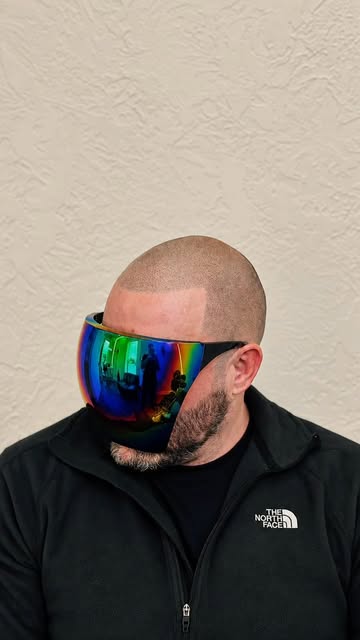 You don’t need surgery to get a stylish look back. With scalp micropigmentation at Brothers Scalp, w