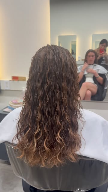 Digital& hippie perm mixed by Mimi 
Straight to Curly Book your appointment now 😁🙏🩷
#hair #perm #