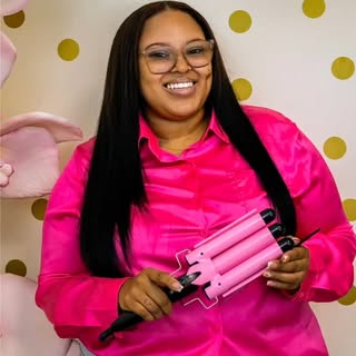 Let's get acquainted!

KENNEDY is an experienced esthetician and cosmetologist holding two licenses 