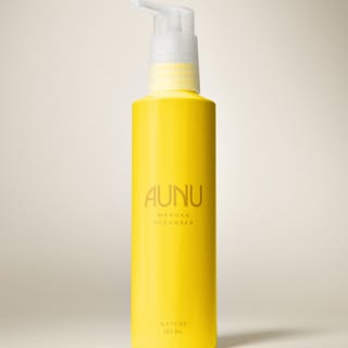 Double-cleanse with one complete formula. 

Our rich, non-drying daily cleanser contains a natural g