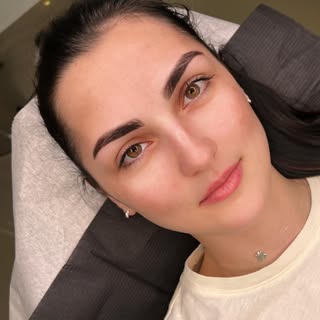 Micropigmentare sprancene 
POWDER Brows 
Anestezic crema + lichid 
Pigmenți organici 
Durata 1-2 ani