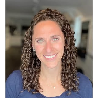 Kim @kimbmiller has wonderful curls.  Curlisto products helped us to make the most of them. Natural 