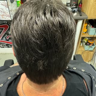 Nice new hair for my client, also a quick dye on the sides, took 2 hours from start to finish!!!
Thi