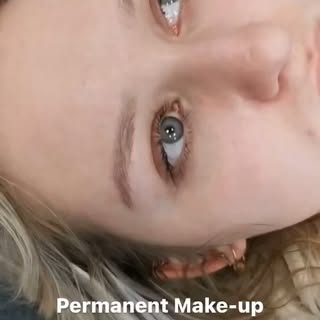 Brows die altijd goed zitten.⁠
⁠
Met Powder Brows creëren we een zacht poedereffect dat je wenkbrauw