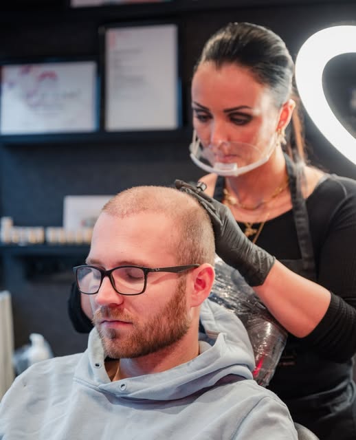 🖤 Micro Hair Pigmentatie, een subtiele behandeling met een zichtbaar verschil.⁠
⁠
Met zorgvuldig ge