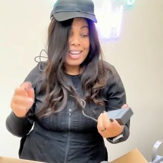 Wondering what your scalp is hiding? At Junons World, we’re unveiling the tools—from laser therapy t