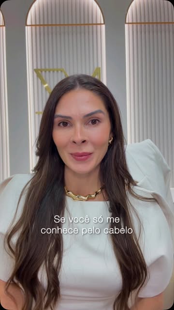 Se você só me conhece pelo cabelo, essa é a sua atualização.

Na Clínica MZ, cuido de duas frentes c