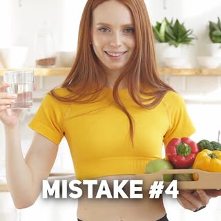 Winters may feel cozy, but your scalp doesn’t always agree!
Here are some common hair-care mistakes 