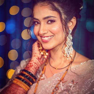 The most beautiful sight to behold is a bride on her wedding day, radiating joy n love..

Bride: @sh