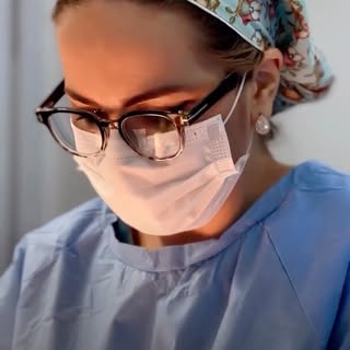Depois da bariátrica, vem uma nova fase.
A abdominoplastia pós-bariátrica ajuda a retirar o excesso 