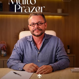 Sou o Dr. Anderson Zei — médico há 38 anos, especialista em dermatologia e apaixonado pela arte da t