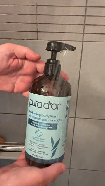 Me in the shower trying to serve sexy… and absolutely not succeeding 😂🚿

Thankfully, the real star