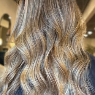 Sweet like honey 🍯

#portlandmainehair #portlandmainestylist #mainehair #mainestylist #portlandmain