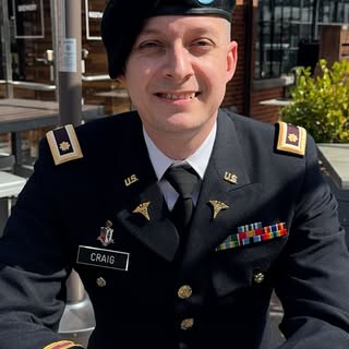 An Army veteran. A concussion specialist. Meet Zachary Craig, MD, and see how his military experienc