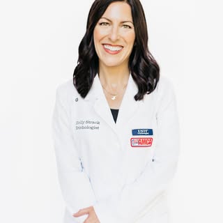 🌿 Hi, I’m Holly, your trusted Certified Trichologist🌱

With over 29 years experience in the beauty